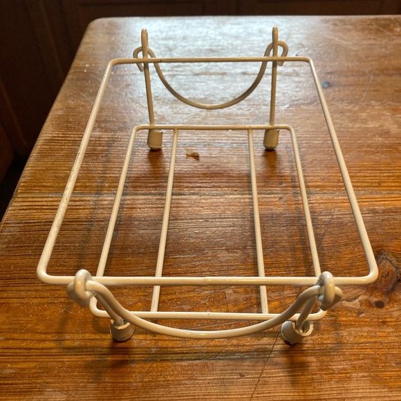 Six piece Temp-Tations, bakeware casserole, dish set yellow with white dots. - Picture 11 of 13